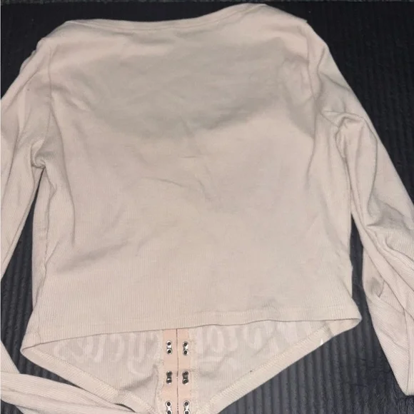 Graphic women’s top - Picture 3 of 3